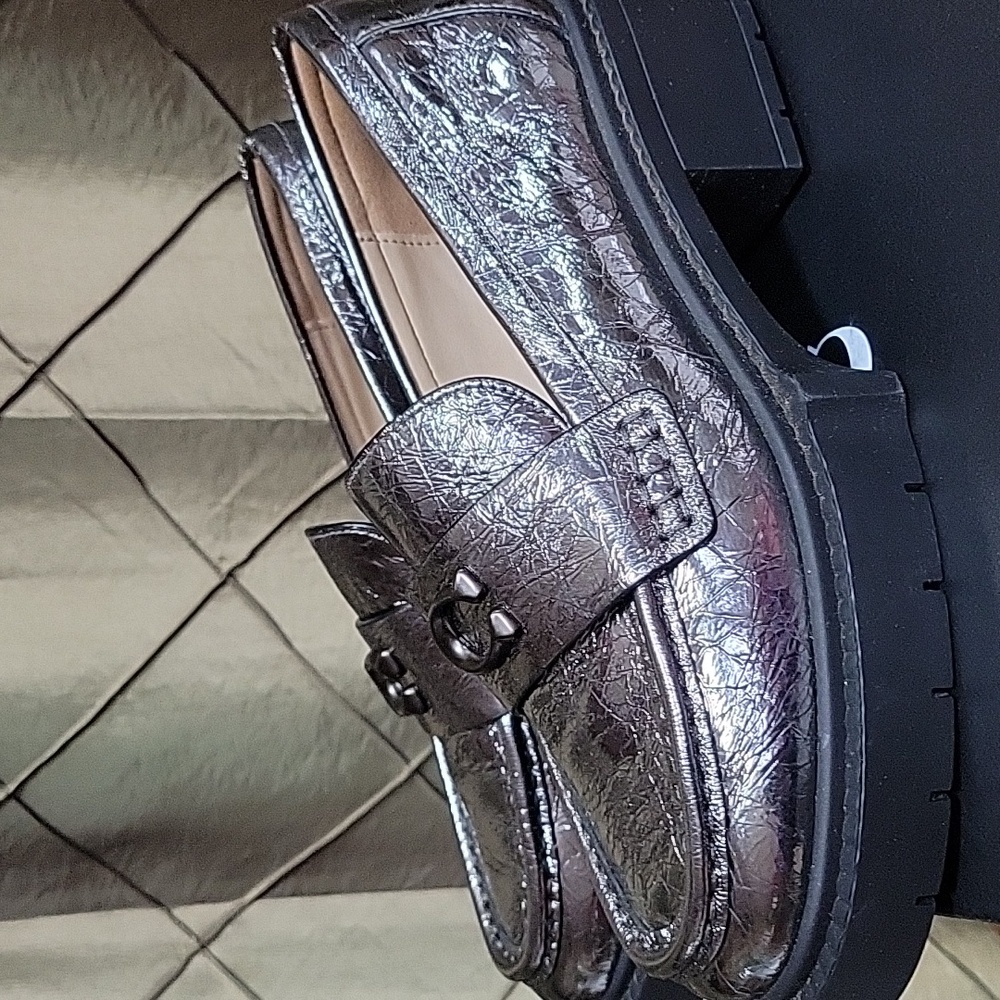 NWT- Coach ‘Leah’ Crinkle Leather Lug Sole Loafer - Picture 6 of 12